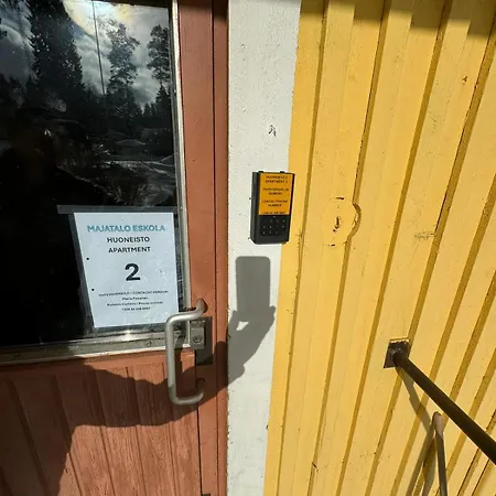 Majatalo Esko * Eskola