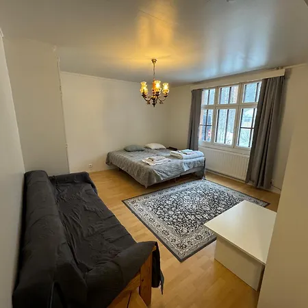 Majatalo Esko Huoneisto Eskola