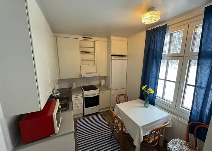 Majatalo Esko * Eskola