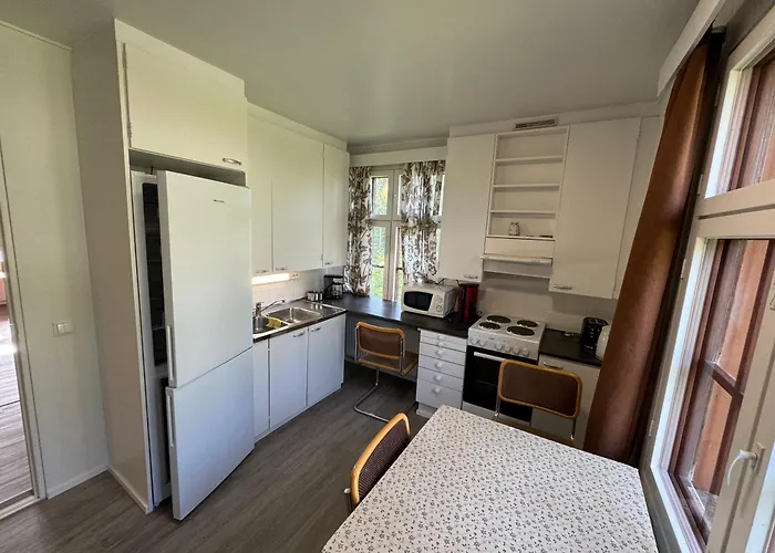 Majatalo Esko * Eskola